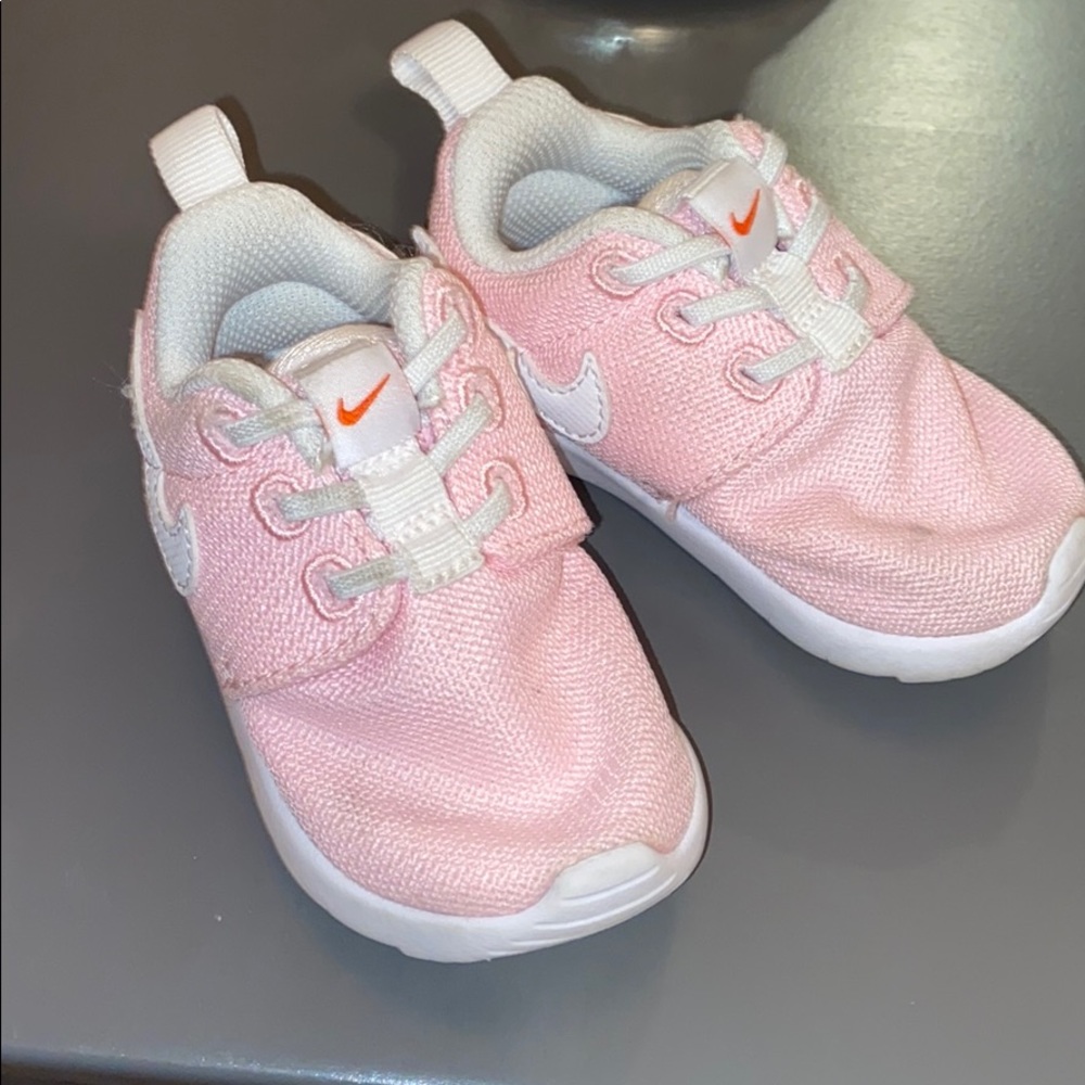 Pink nike shoes